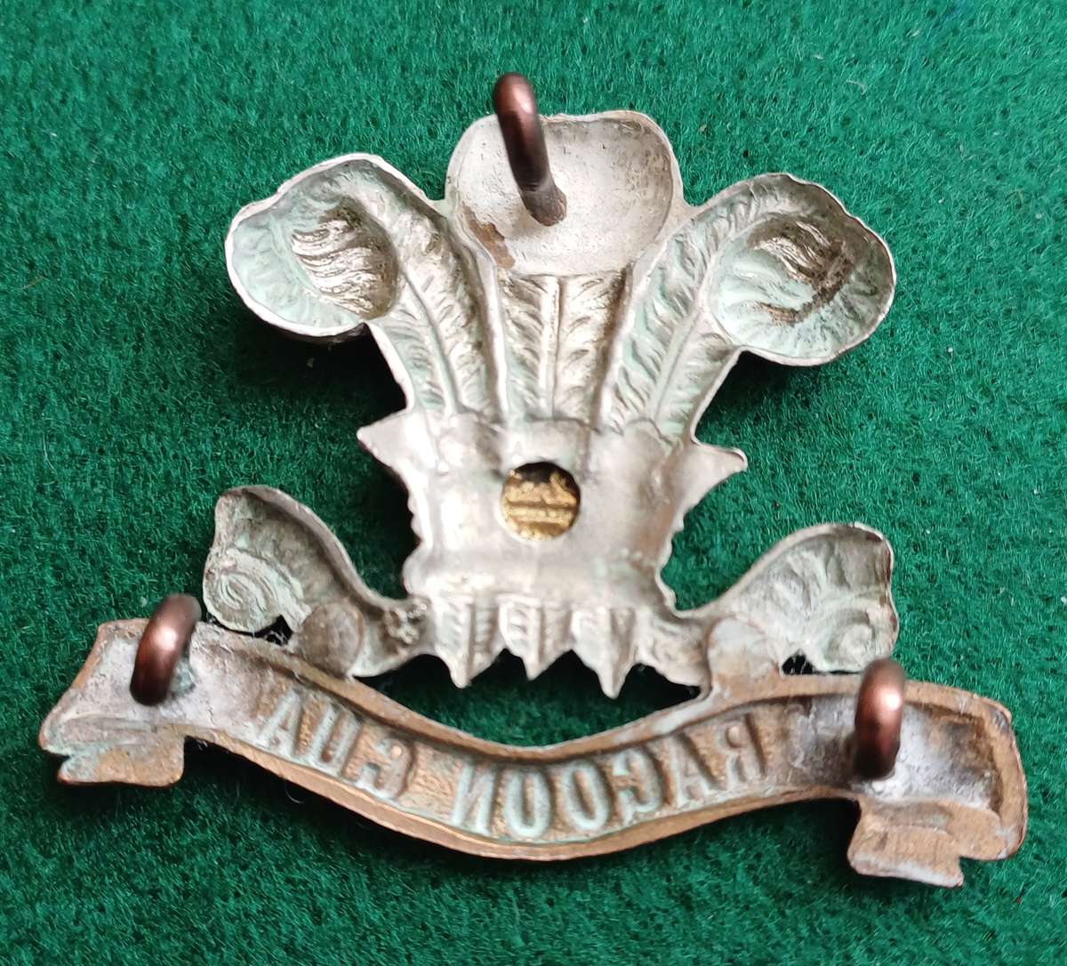 British Army, 3rd PoW Dragoon Guards, BiM Victorian cap badge, 3 lugs
