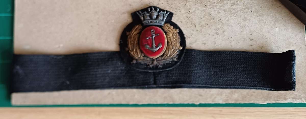 British Merchant Navy Officer's Bullion Cap badge with band