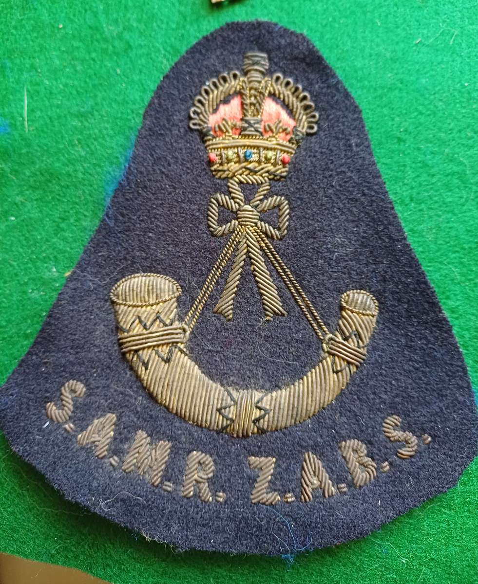 SA UDF WWI SA Mounted Rifles bullion badge