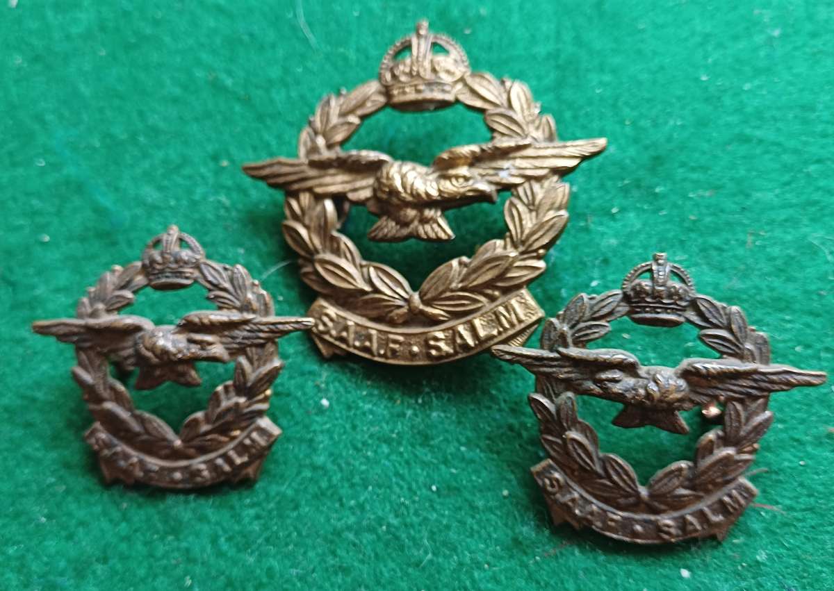 SA Air Force WWII KC brass cap badge and collars