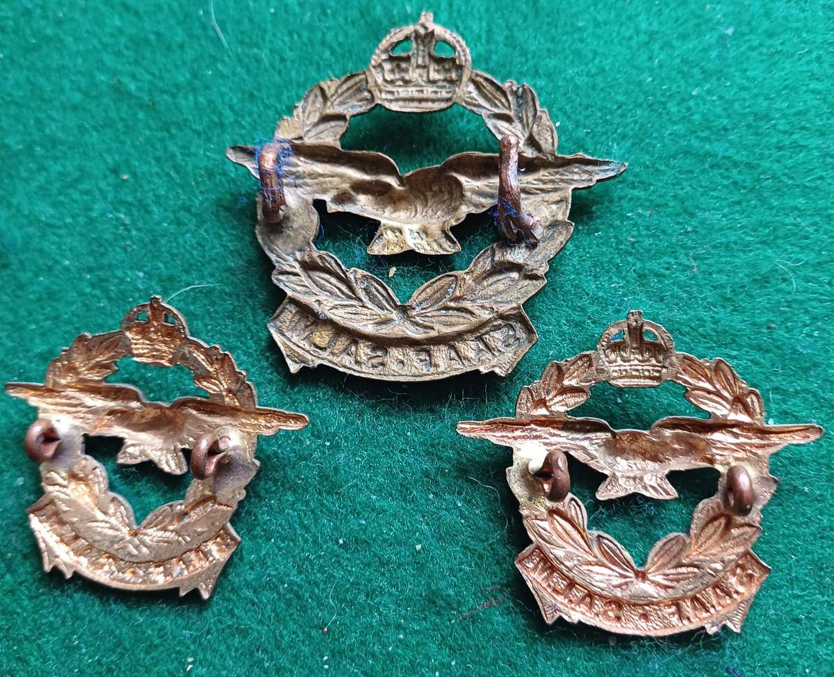 SA Air Force WWII KC brass cap badge and collars