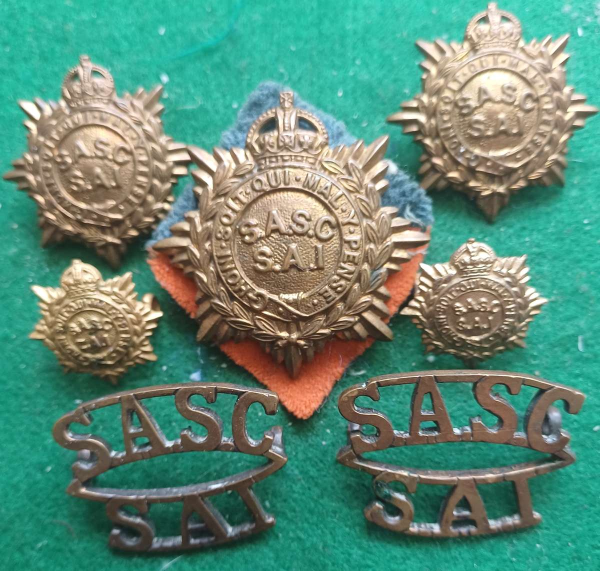 SA UDF SA Service Corps Brass Cap badge with flash, collars, mess dress collars and titles
