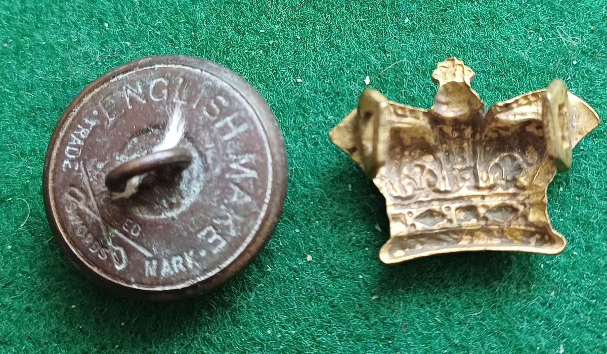 British Army, brass Queen Victoria Crown and button