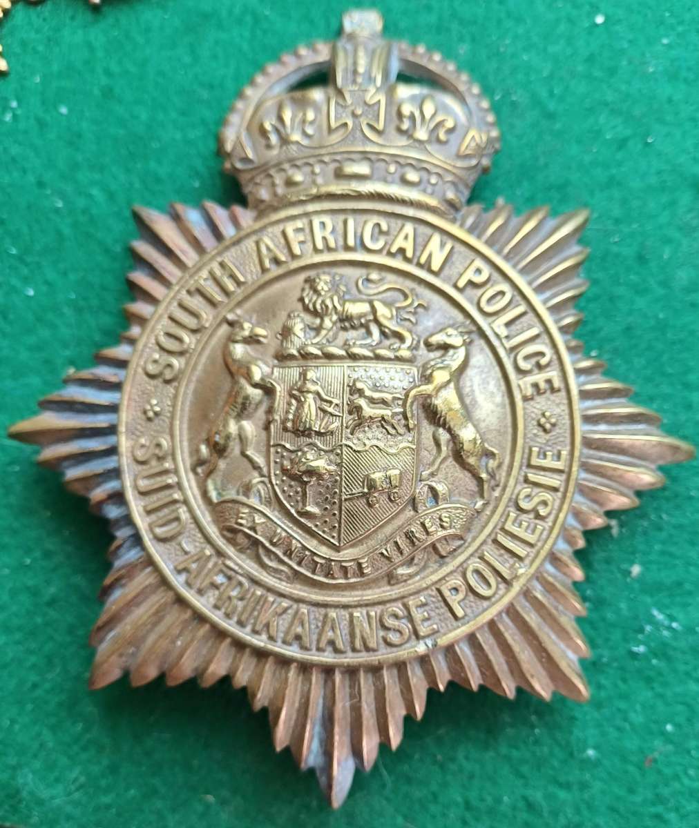 SA Suid Afrikaanse Polisie, large brass Helmet plate worn 1926 - 31, Owen 1900, 100 x 85 mm