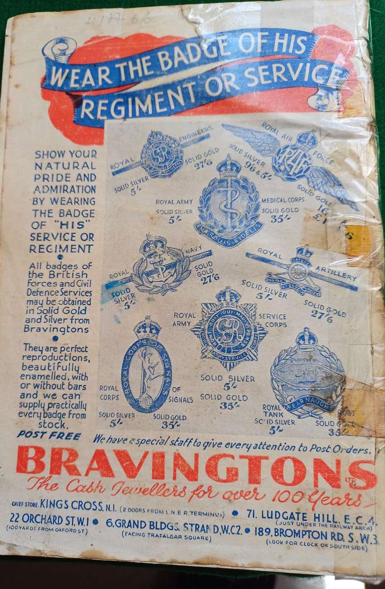 British & Commonwealth, Badges and emblems of the services book. 346 Illustrations and histories