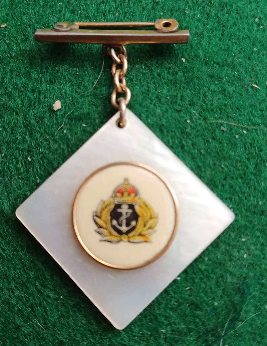 Royal Navy mother of Pearl sweetheart badge