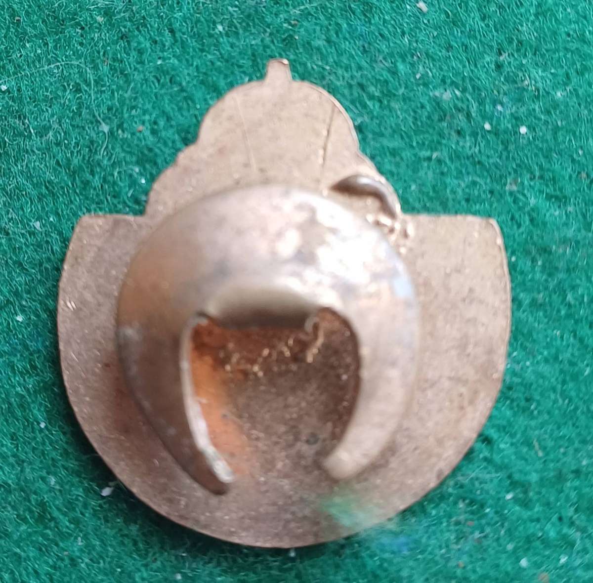 SA Air Force brass & enamel WWII Association lapel badge