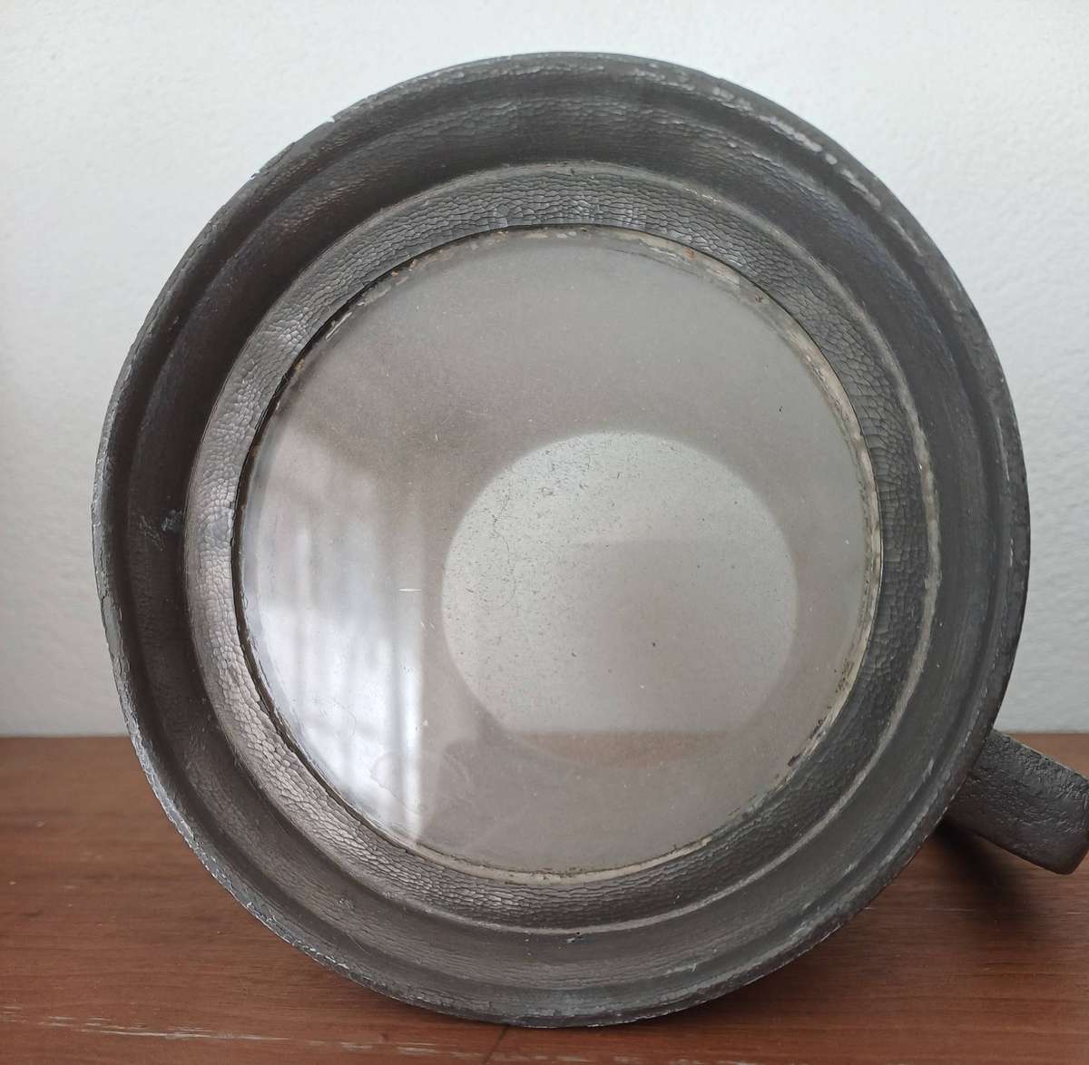 Pewter mug with glass bottom