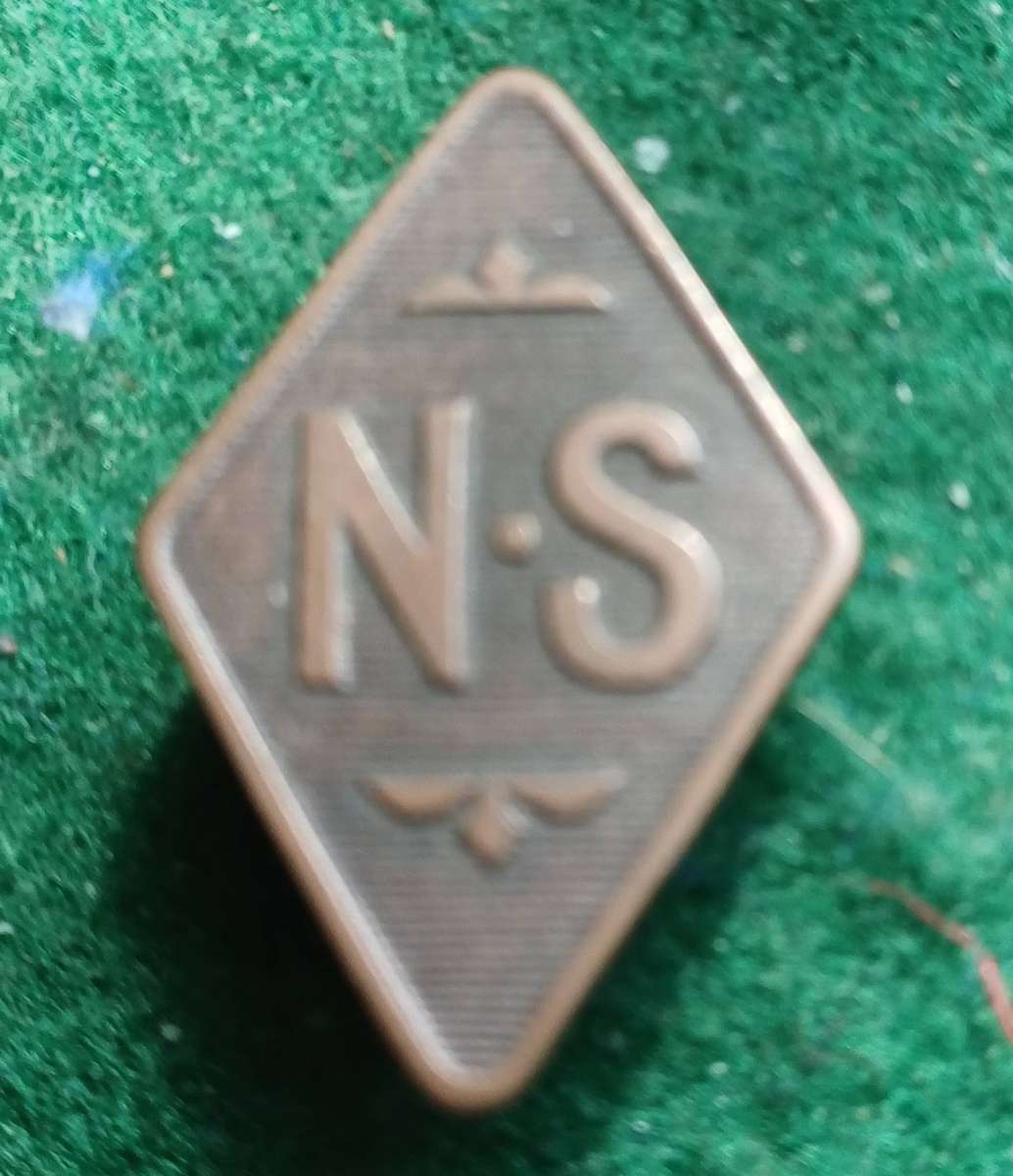 South African WWII National Service bronze lapel badge, numbered