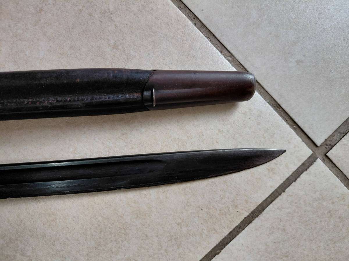 Sanderson 1907 SMLE sword bayonet , issued Dec 1917, South African issue.