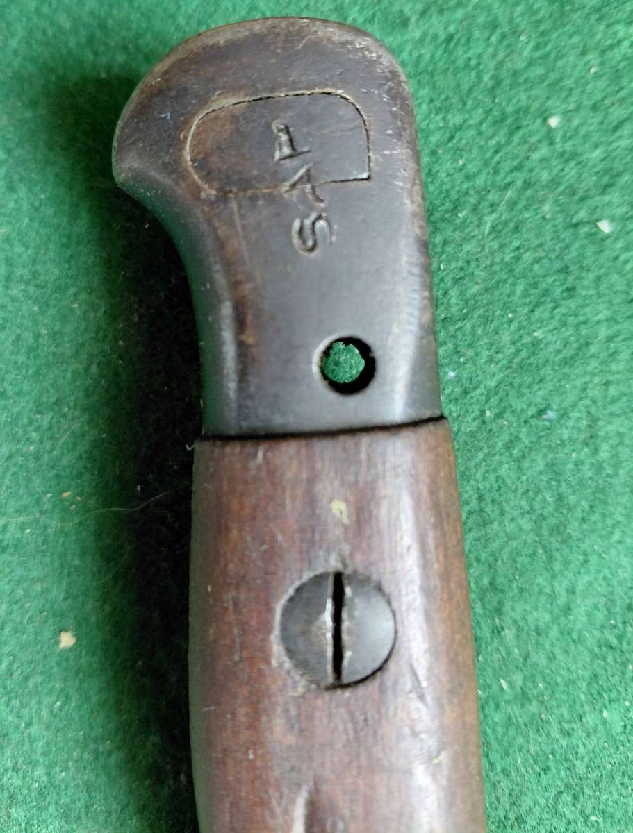 Sanderson 1907 SMLE sword bayonet , issued Dec 1917, South African issue.