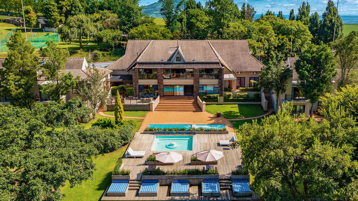 Midweek @ Caley Lodge, Cathkin Park, Drakensberg from  18 - 22 May 2026(4 Nights)2 Bedroom/sleeps 6