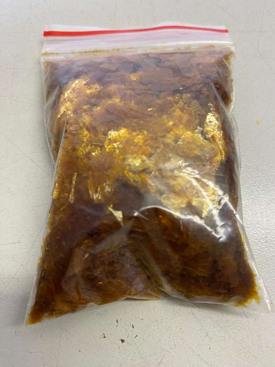 Shellac flakes & buttons