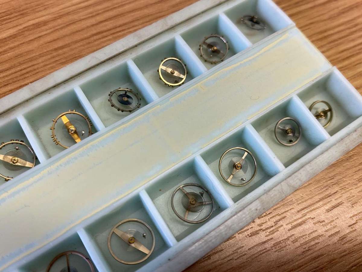 Watch balance wheels complete