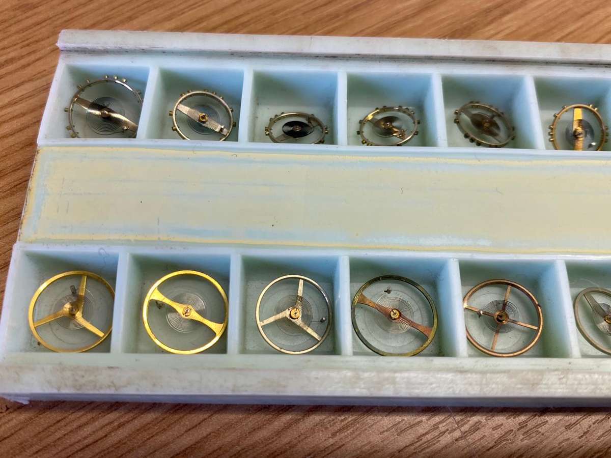 Watch balance wheels complete