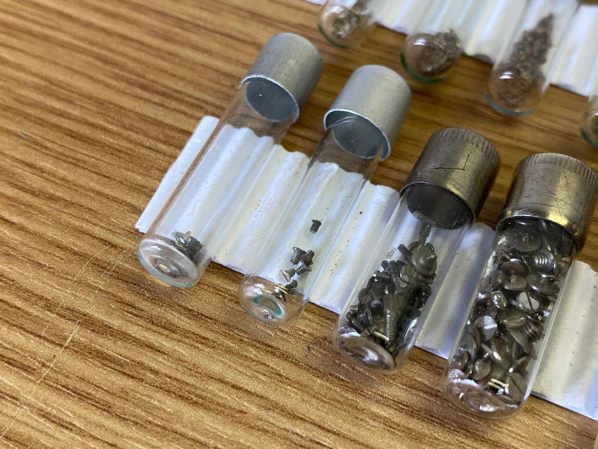 BERGEON - assortment of watch screws