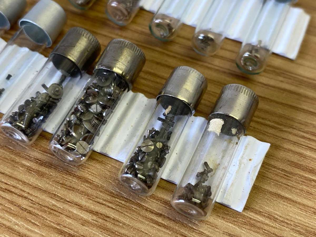 BERGEON - assortment of watch screws