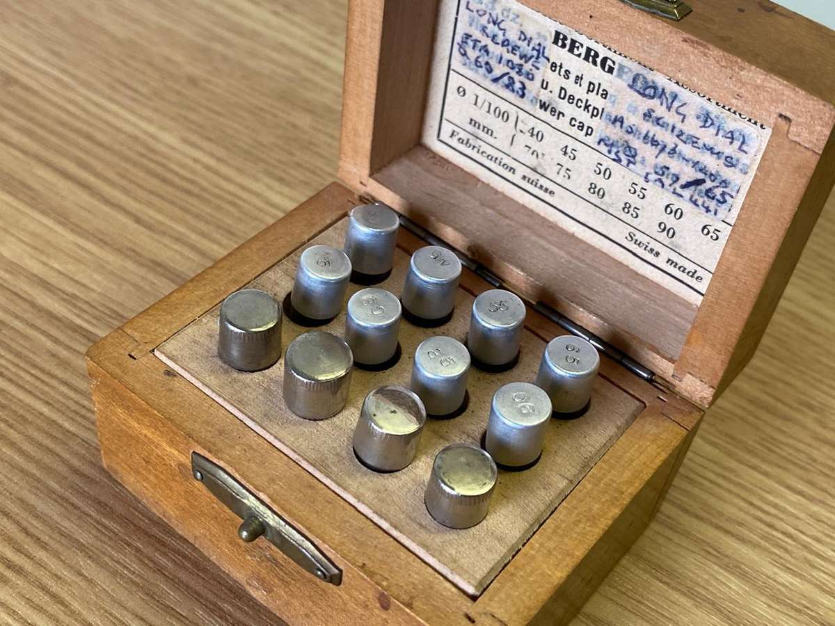 BERGEON - assortment of watch screws