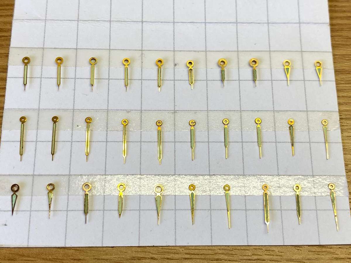 Hour & minute hands for watch - gilt lumed