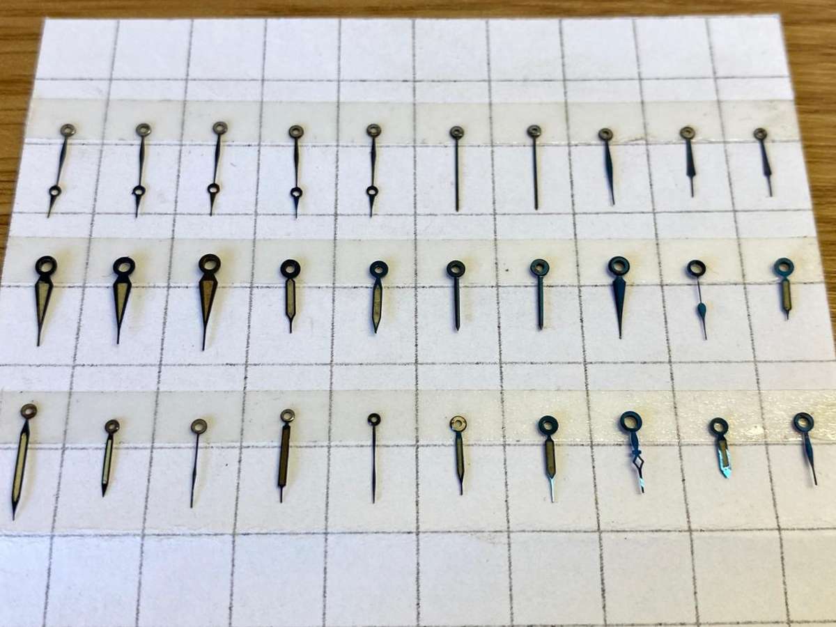 Hour & minute hands for watch - blued