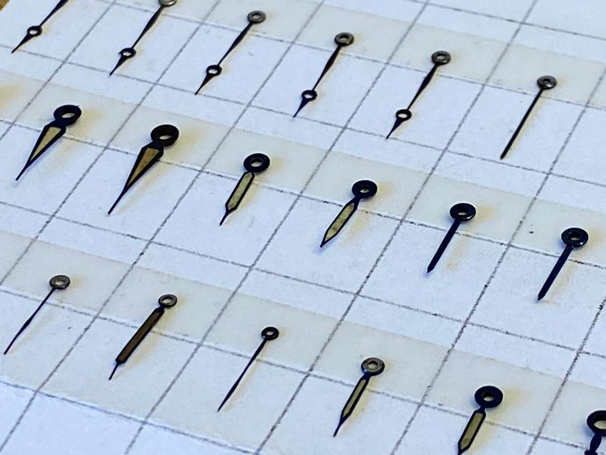 Hour & minute hands for watch - blued