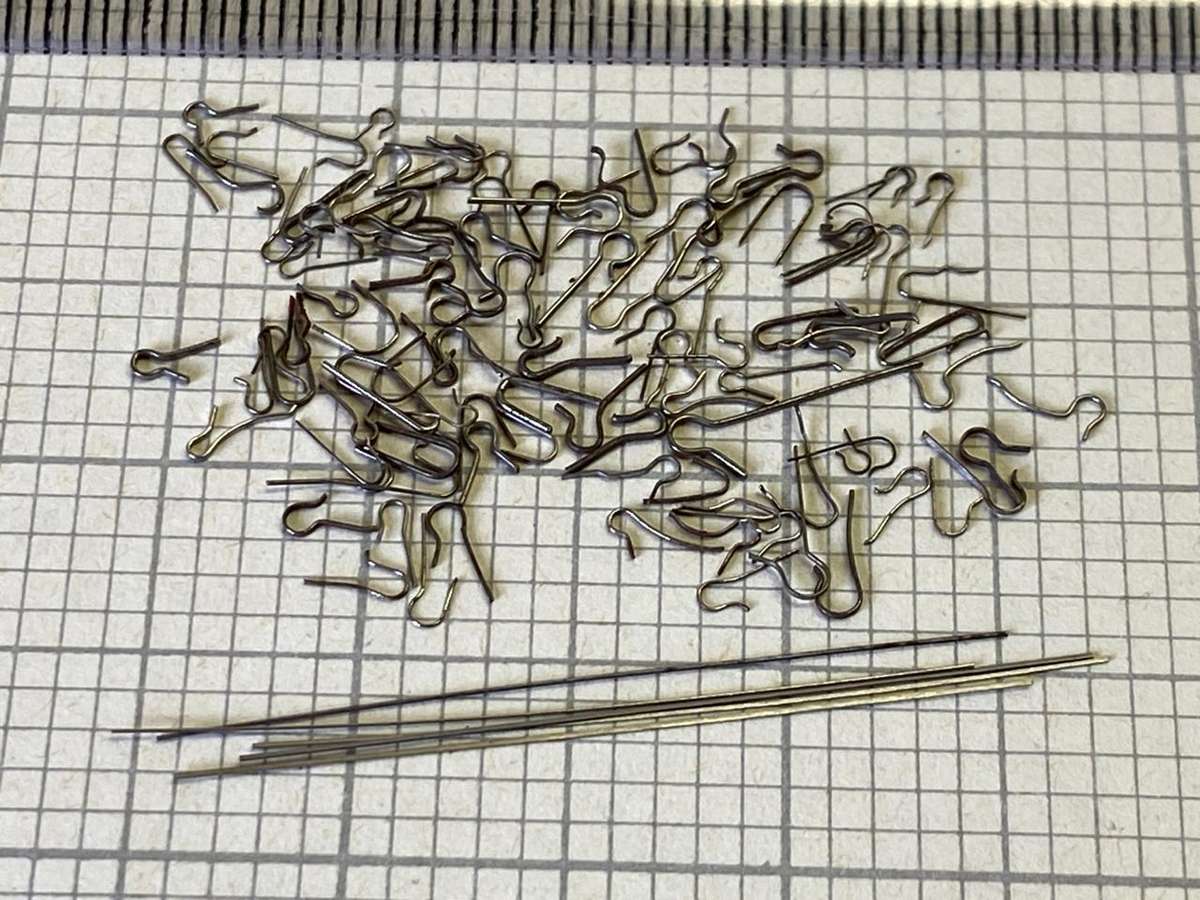 Watch movement return springs - 50+ pieces - lot 1