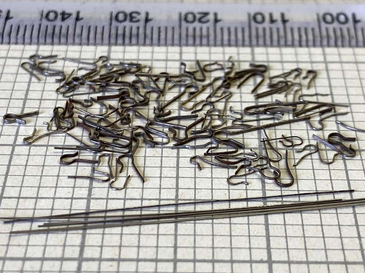 Watch movement return springs - 50+ pieces - lot 1