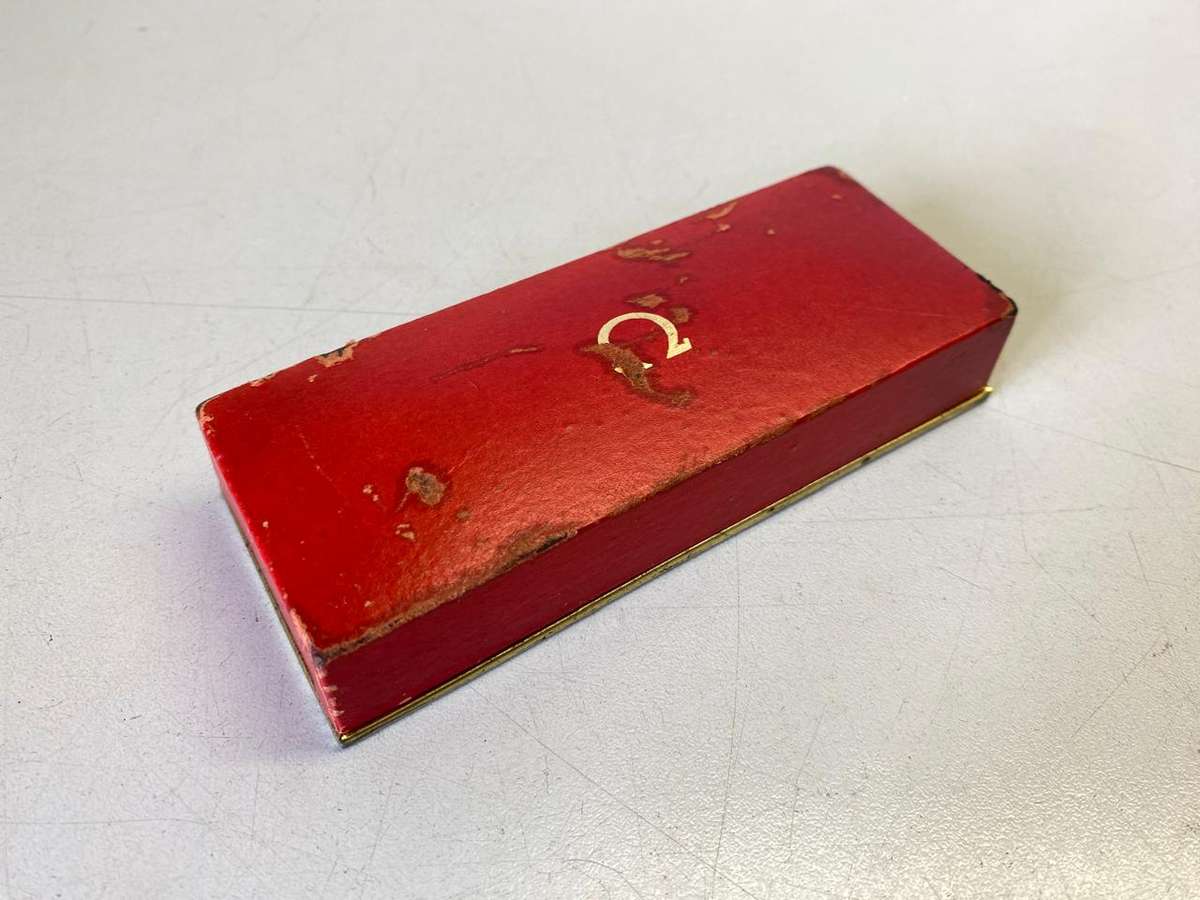 OMEGA - watch box