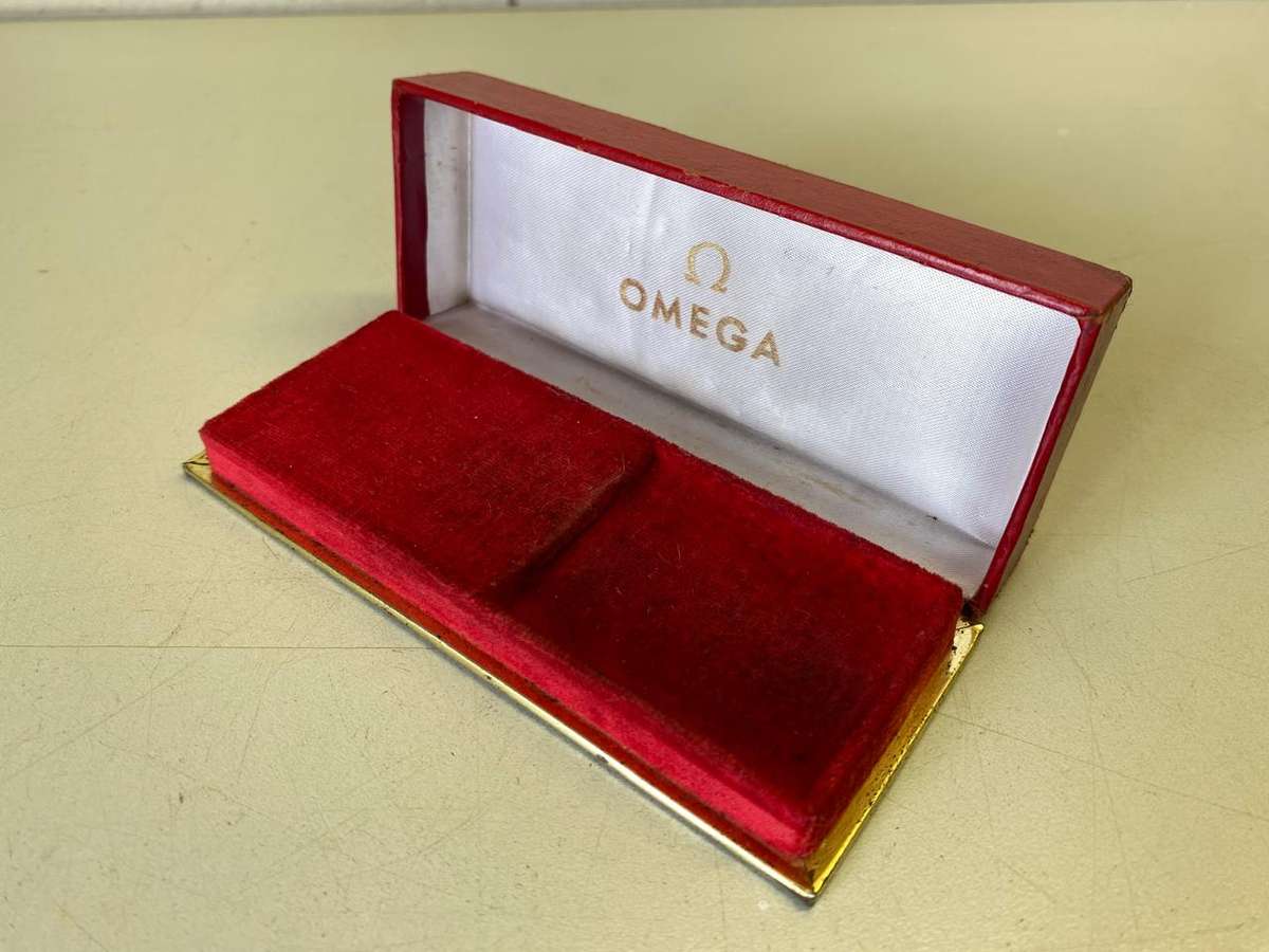 OMEGA - watch box
