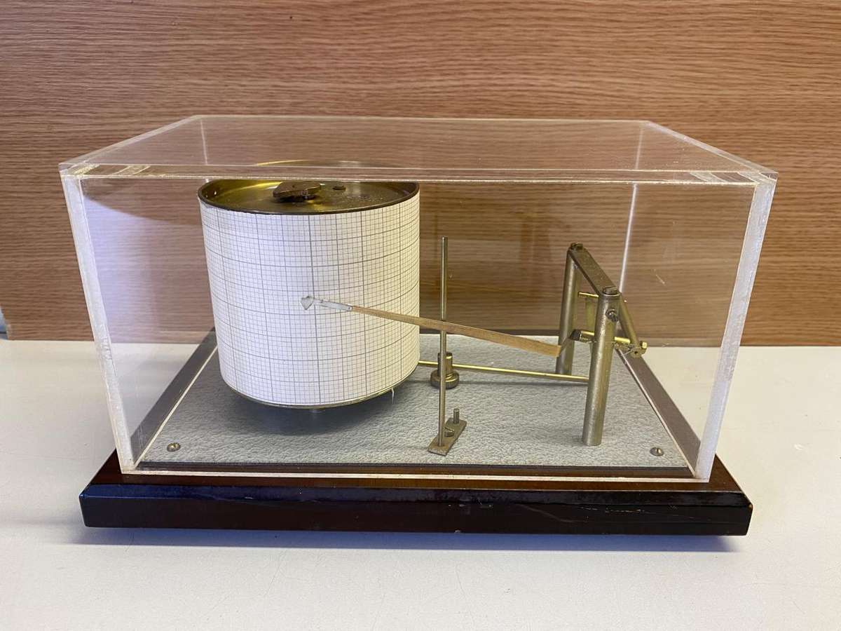 Recording barometer