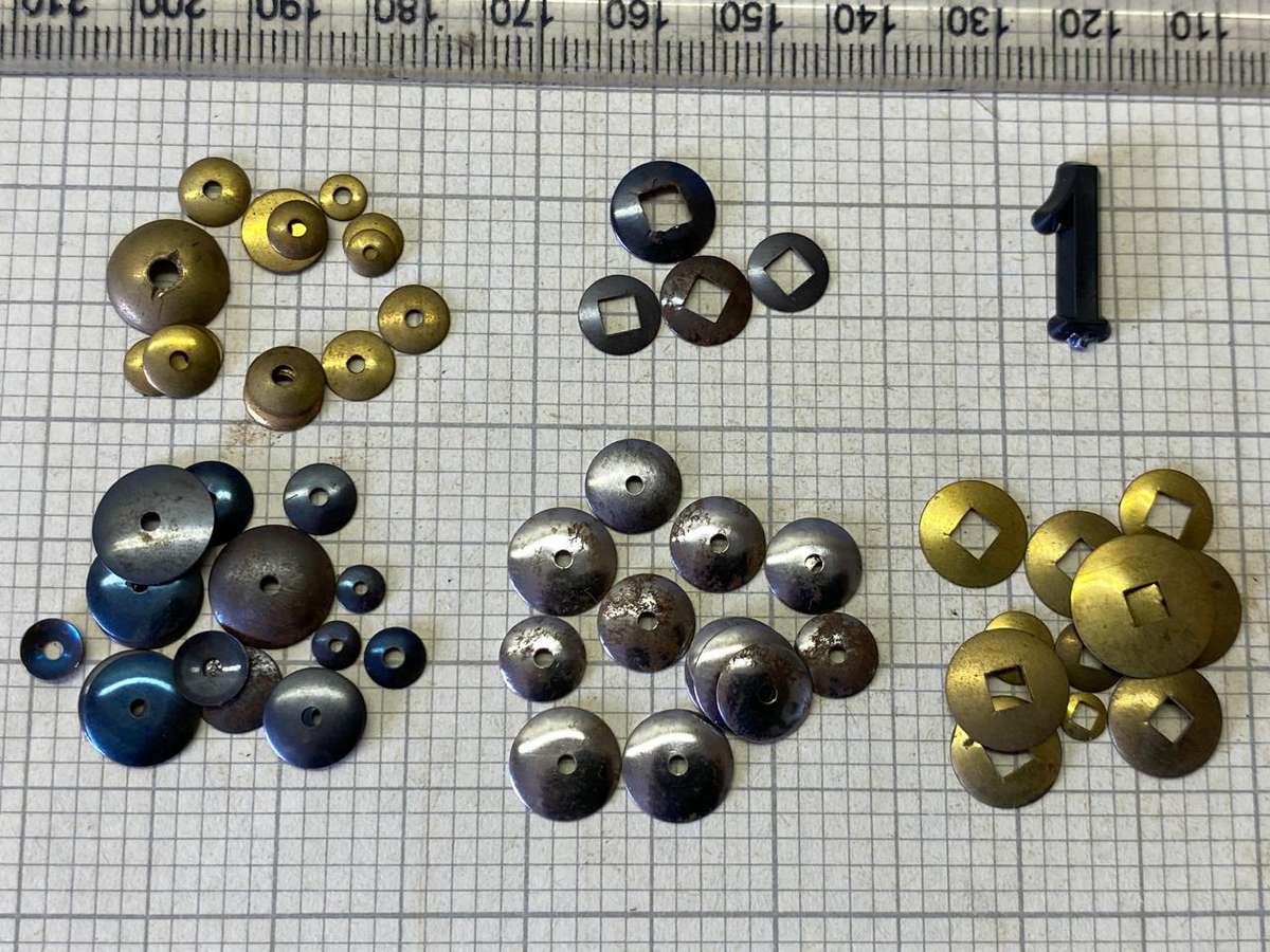 Clock hand washers - lot 1