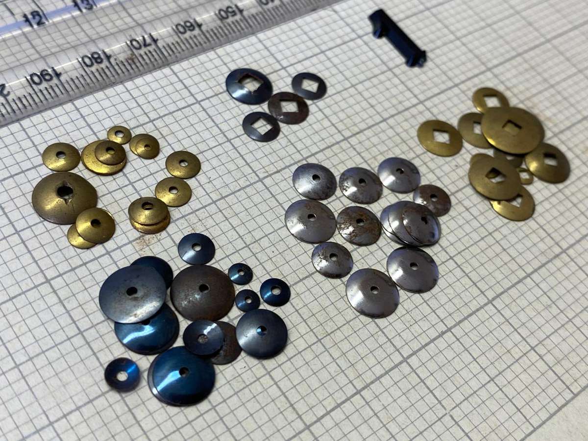 Clock hand washers - lot 1