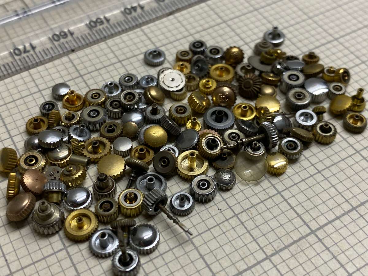 Assorted used watch crowns - 100+ pieces - lot 2