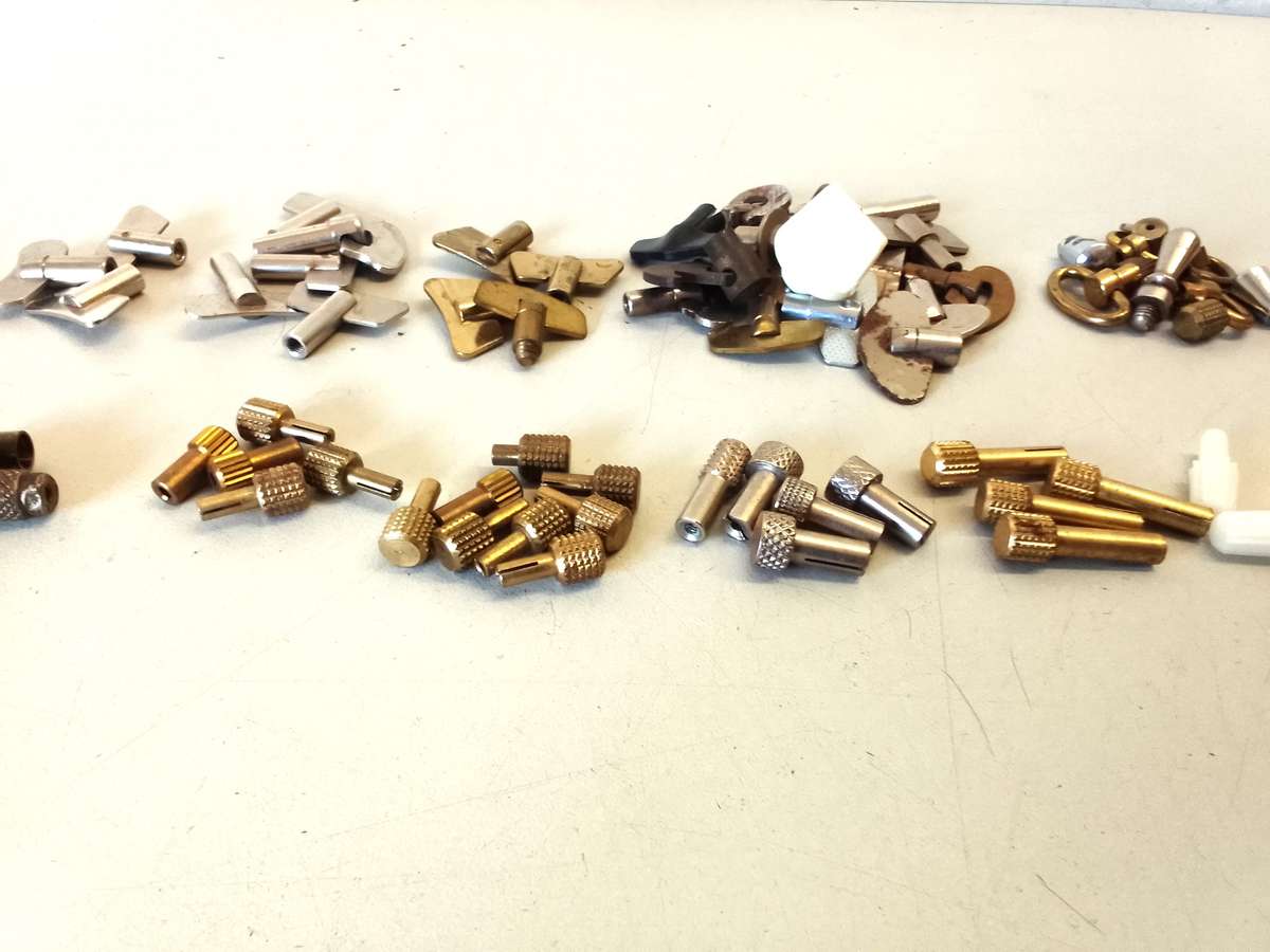 Alarm clock winders & pushers - lot 1