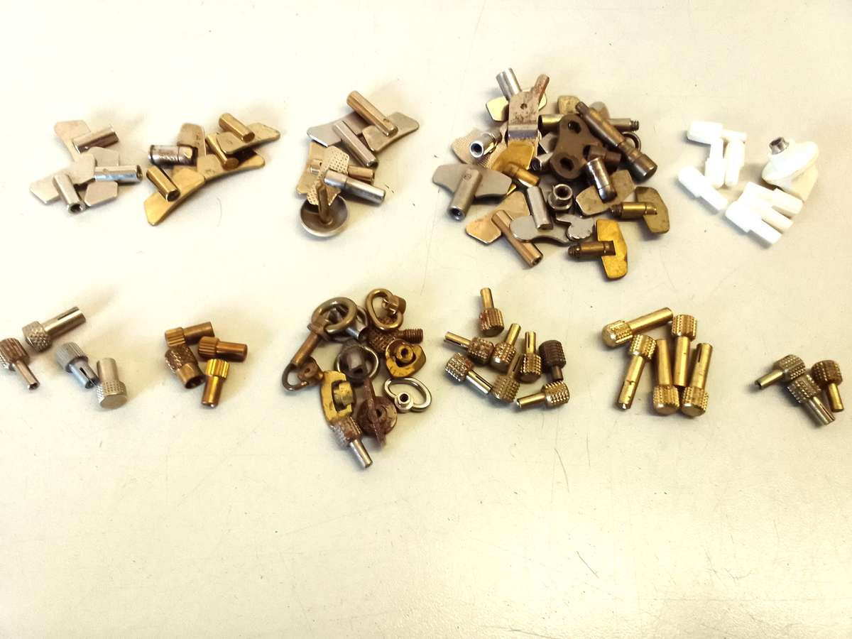 Alarm clock winders & pushers - lot 2