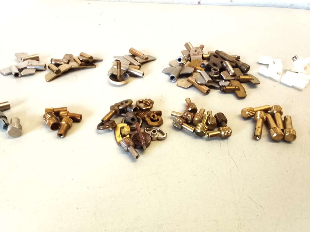 Alarm clock winders & pushers - lot 2