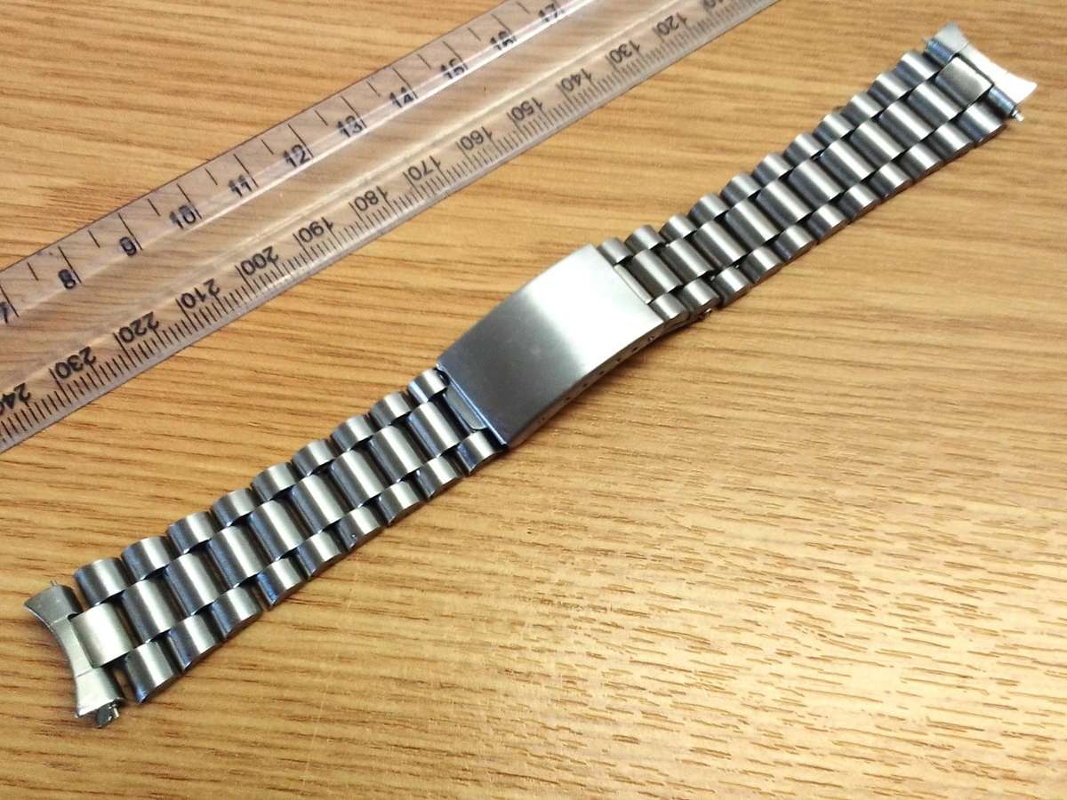 Used 18mm stainless steel bracelet - curved end links