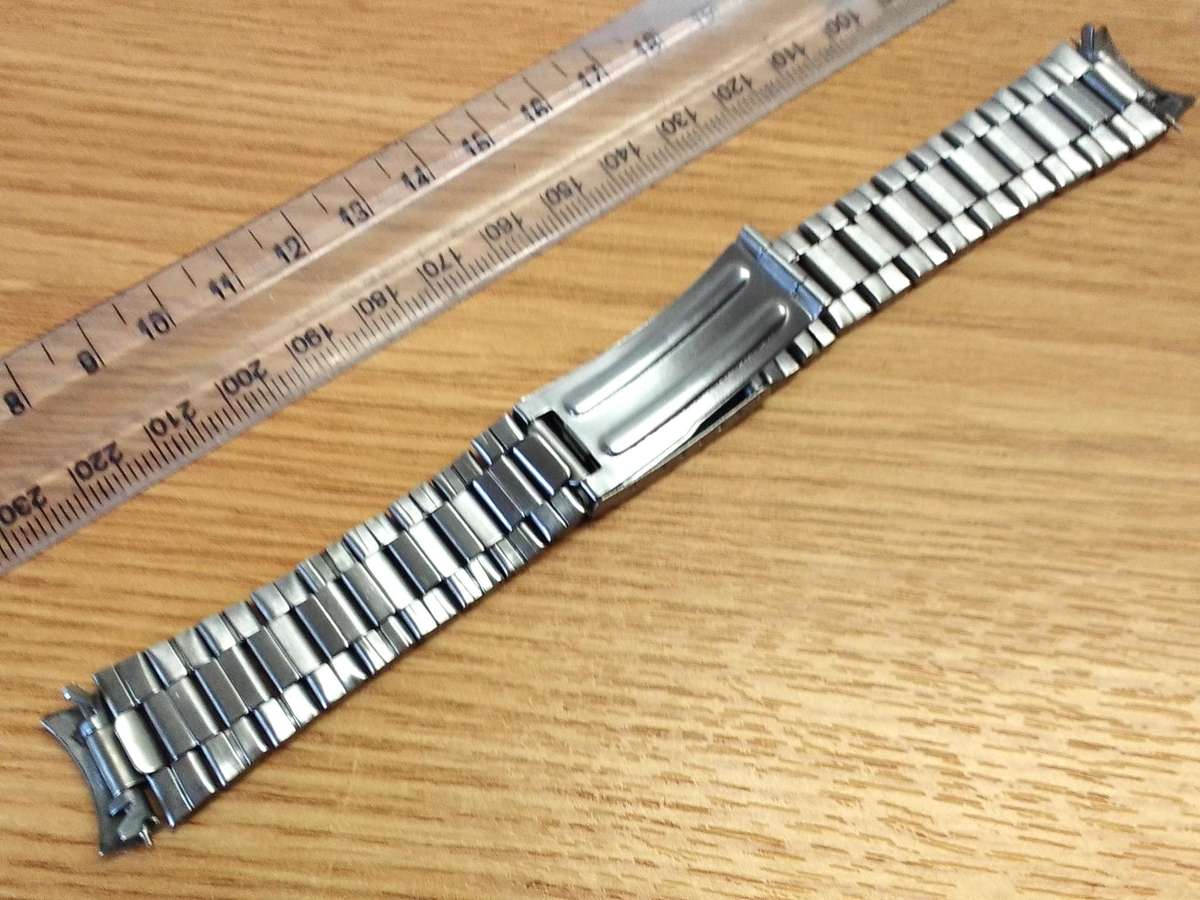 Used 18mm stainless steel bracelet - curved end links