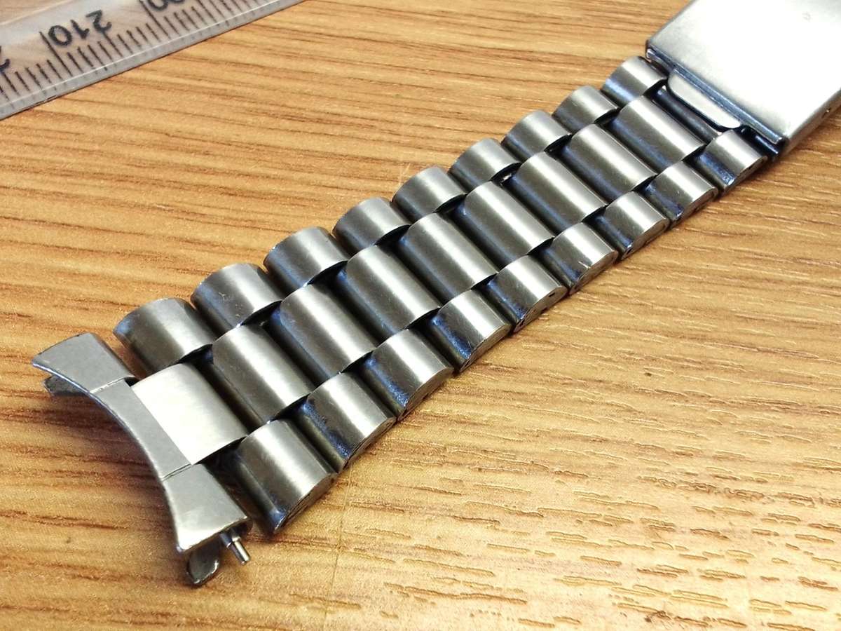 Used 18mm stainless steel bracelet - curved end links