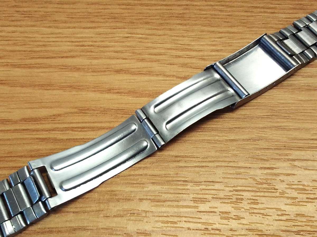 Used 18mm stainless steel bracelet - curved end links