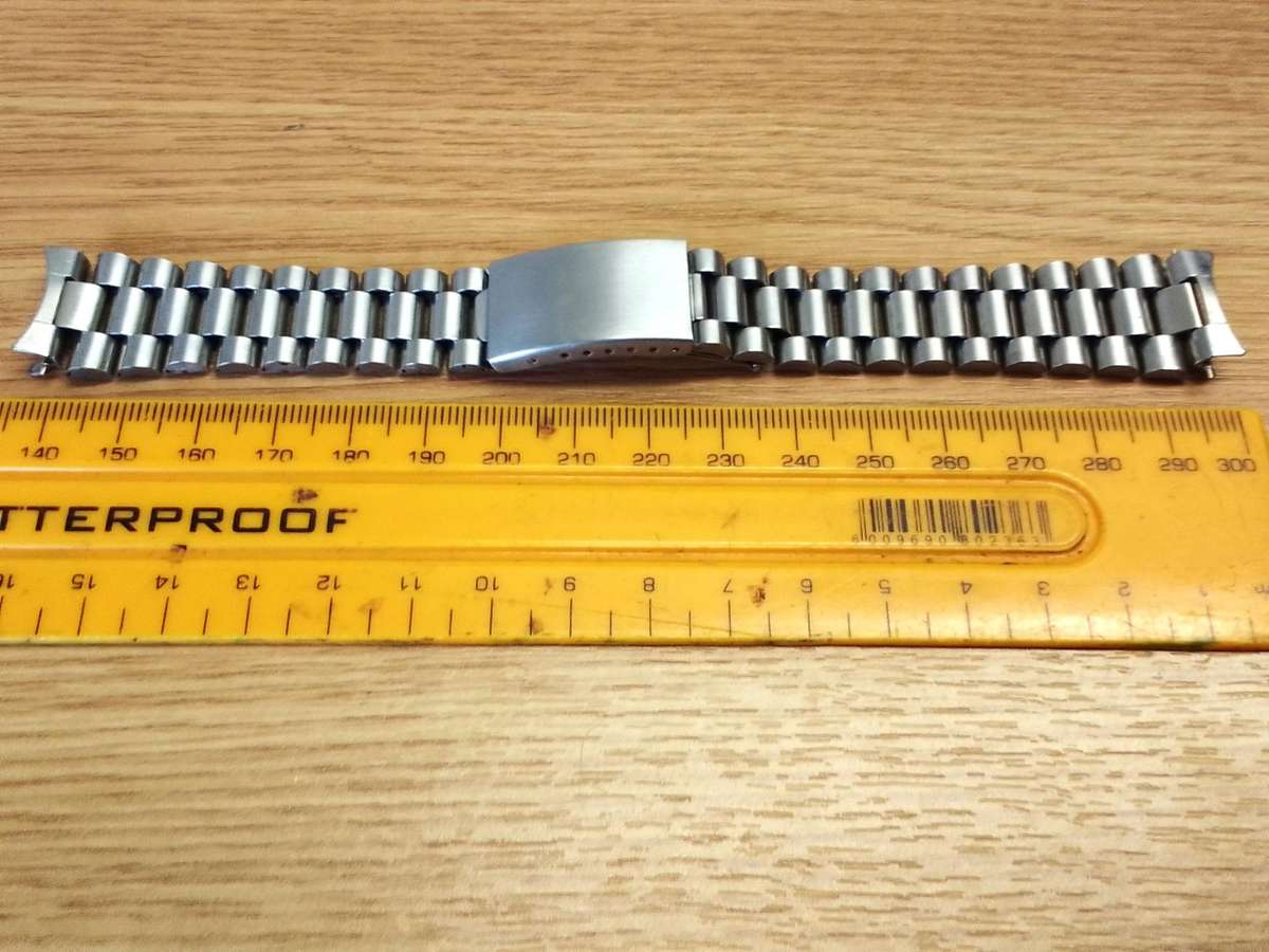 Used 18mm stainless steel bracelet - curved end links