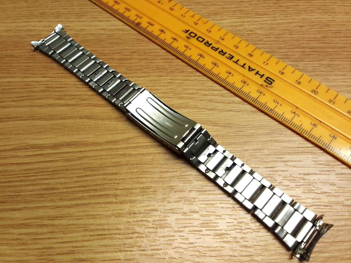 CASIO - 19mm stainless steel bracelet