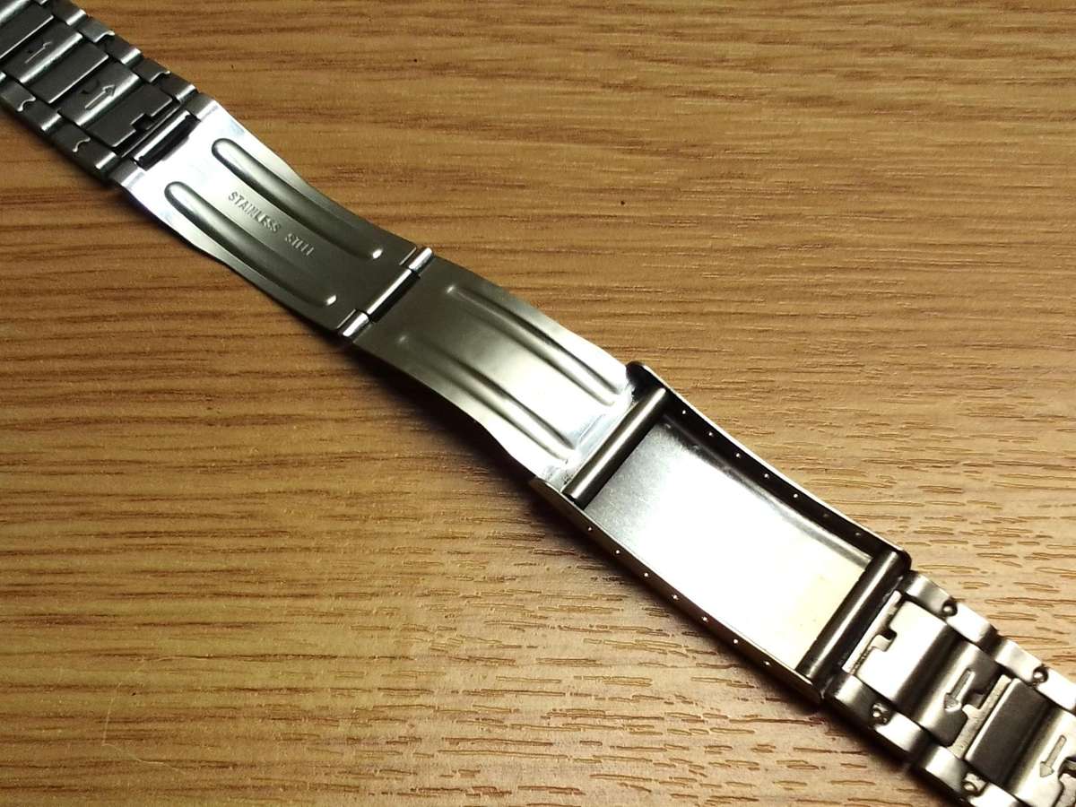 CASIO - 19mm stainless steel bracelet