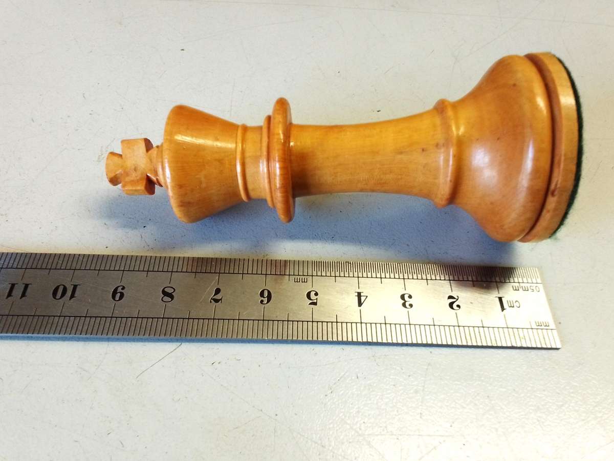 Vintage Boxwood tournament chess set