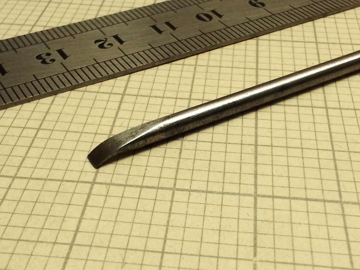 Clock hand lifting lever