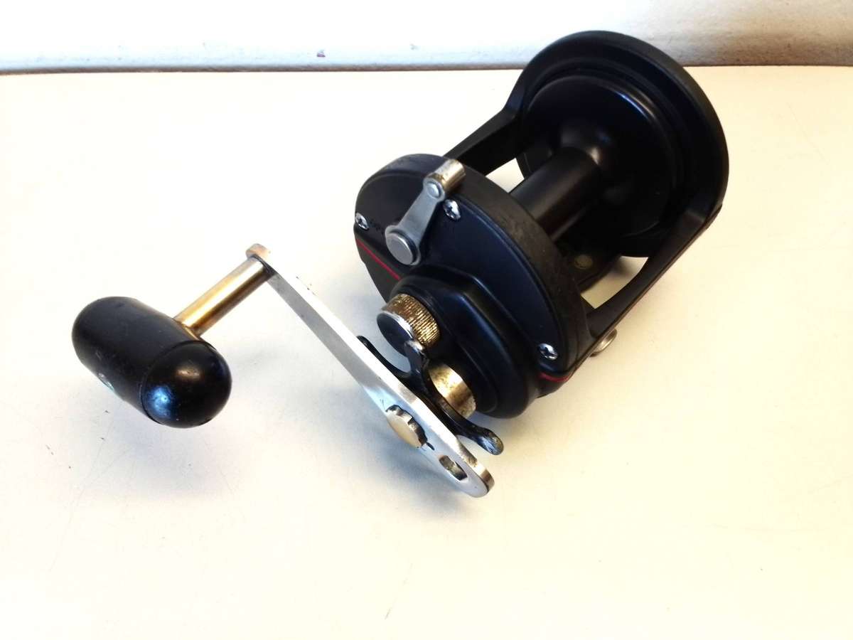 DAIWA Sealine SL250H graphite reel