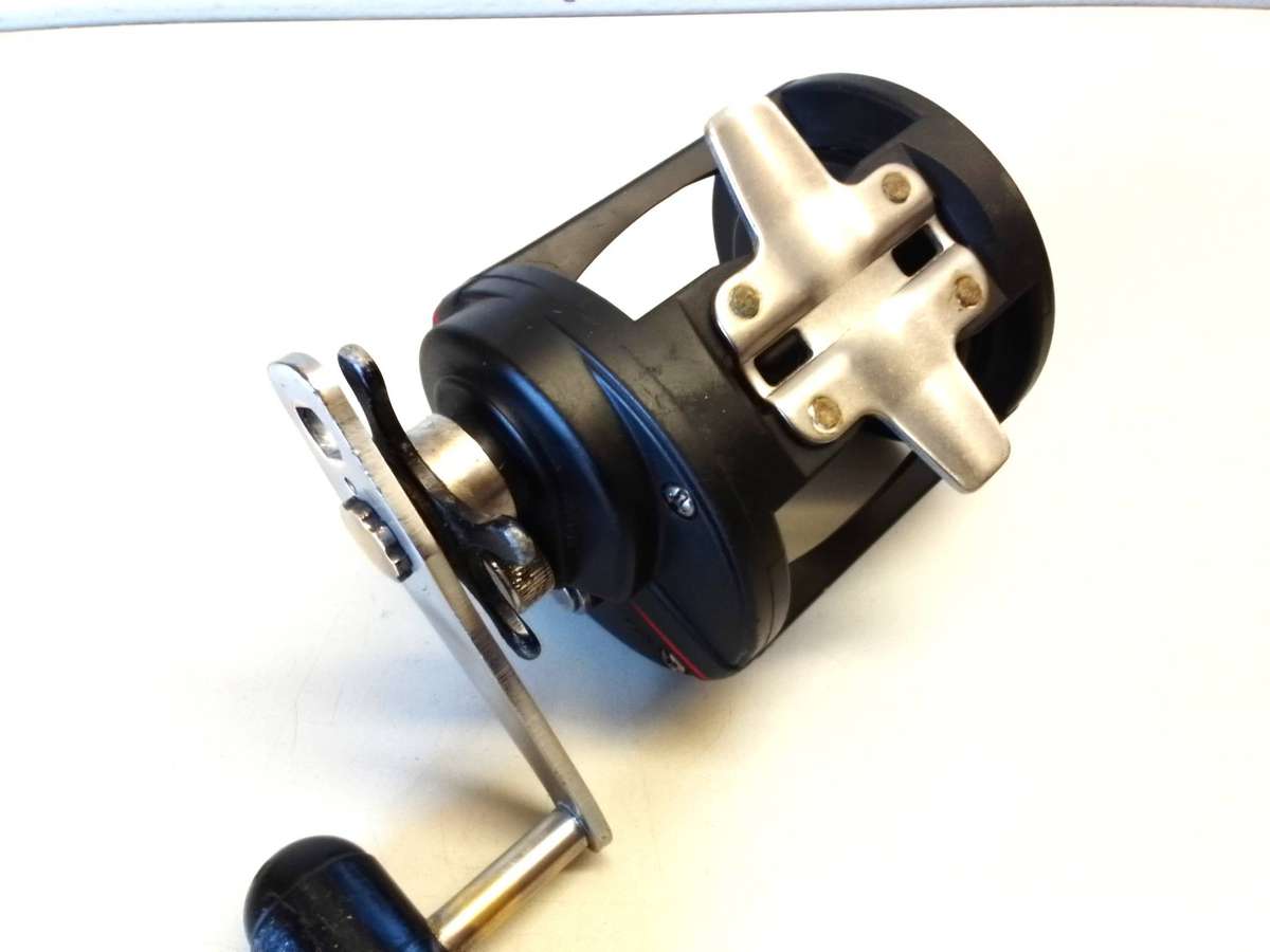 DAIWA Sealine SL250H graphite reel