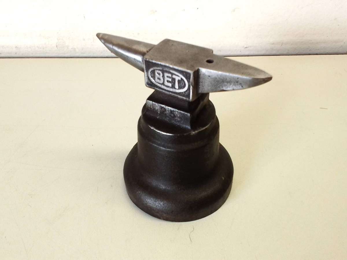 BET 25 - watchmakers/jewelers anvil