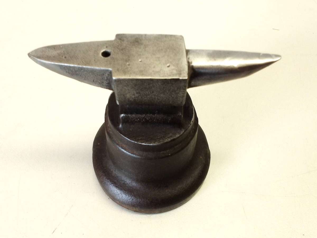 BET 25 - watchmakers/jewelers anvil