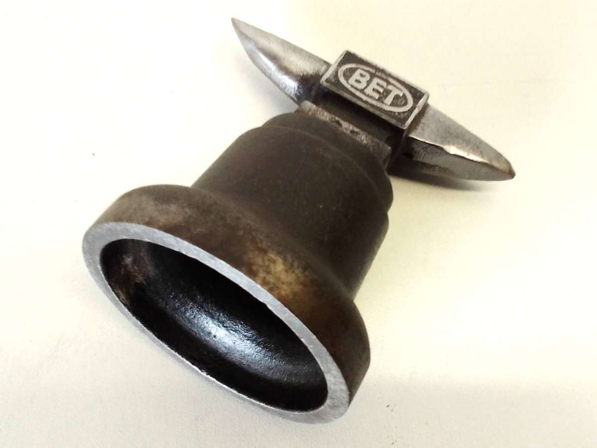 BET 25 - watchmakers/jewelers anvil